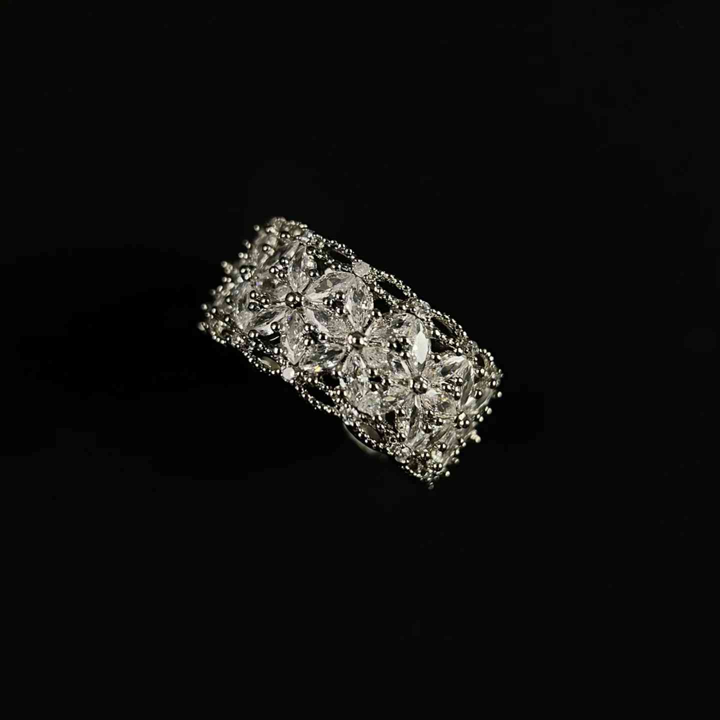 Crystal Daisy Flower Ring